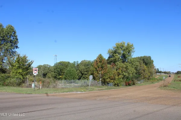 $225,000 | 8031 Alexander Road, Olive Branch, MS 38654