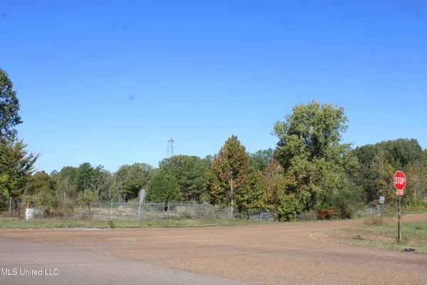 $225,000 | 8031 Alexander Road, Olive Branch, MS 38654