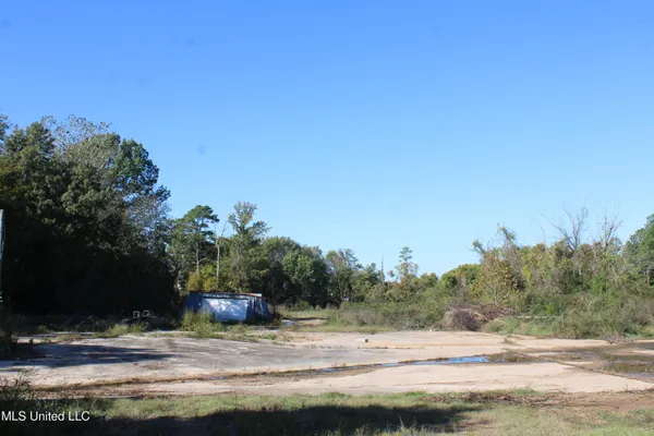 $225,000 | 8031 Alexander Road, Olive Branch, MS 38654