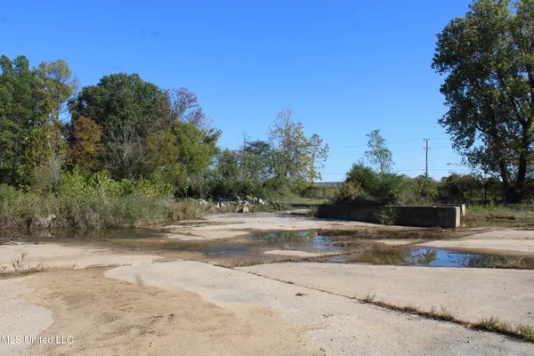 $225,000 | 8031 Alexander Road, Olive Branch, MS 38654