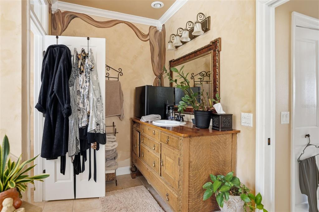 23337 Lake Lindsey Road Brooksville, FL 34601 - Photo 30 of 59 a view of hallway with washer and dryer