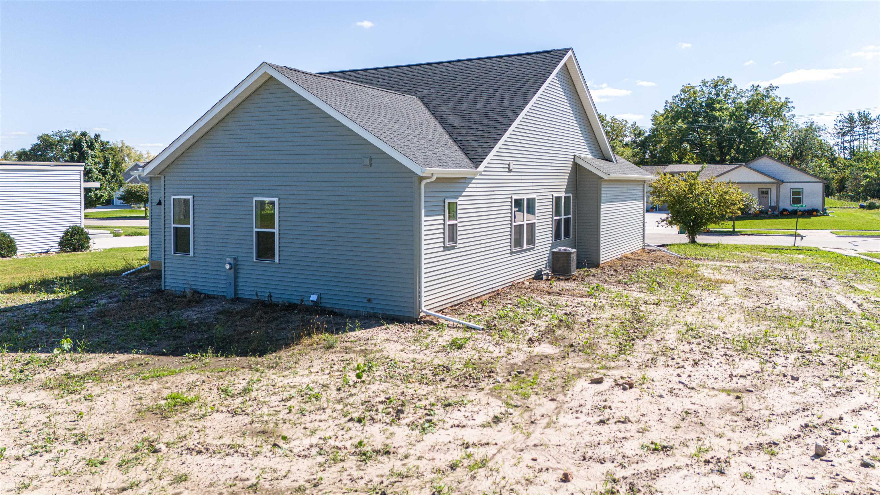336 Sandmar Drive Ripon, WI 54971 - Photo 8 of 40 Gallery Image 8