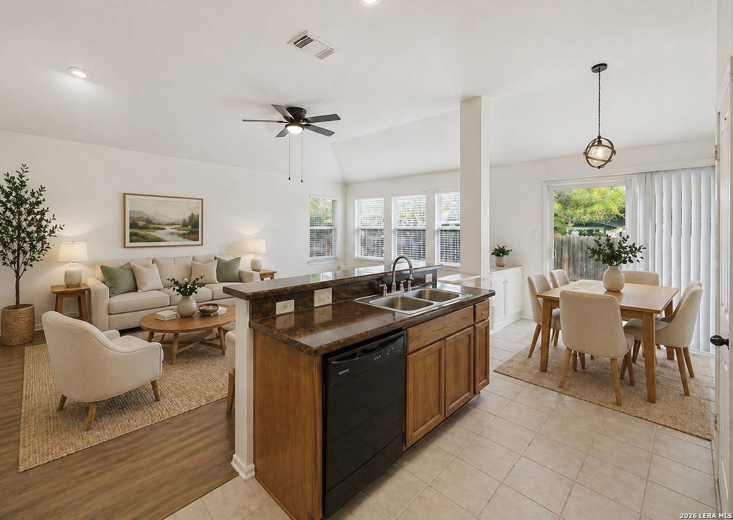 8346 Copperglen Converse, TX 78109 - Photo 10 of 23