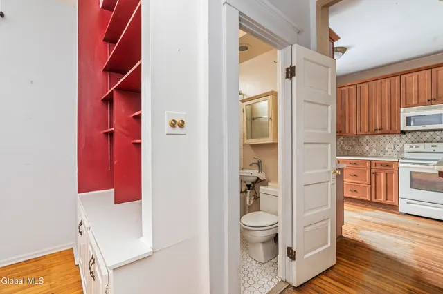 $239,900 | 18 Fairlawn Avenue, Albany, NY 12203