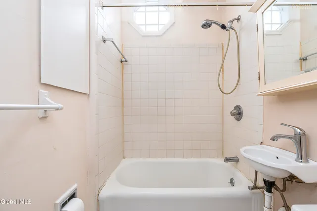 $239,900 | 18 Fairlawn Avenue, Albany, NY 12203