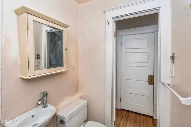 $239,900 | 18 Fairlawn Avenue, Albany, NY 12203