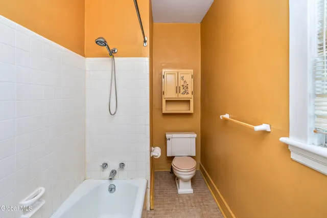 $239,900 | 18 Fairlawn Avenue, Albany, NY 12203