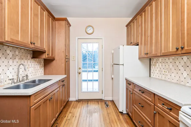 $239,900 | 18 Fairlawn Avenue, Albany, NY 12203