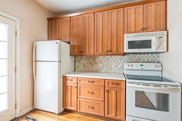 $239,900 | 18 Fairlawn Avenue, Albany, NY 12203