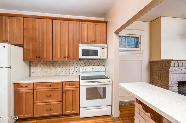 $239,900 | 18 Fairlawn Avenue, Albany, NY 12203