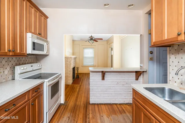 $239,900 | 18 Fairlawn Avenue, Albany, NY 12203