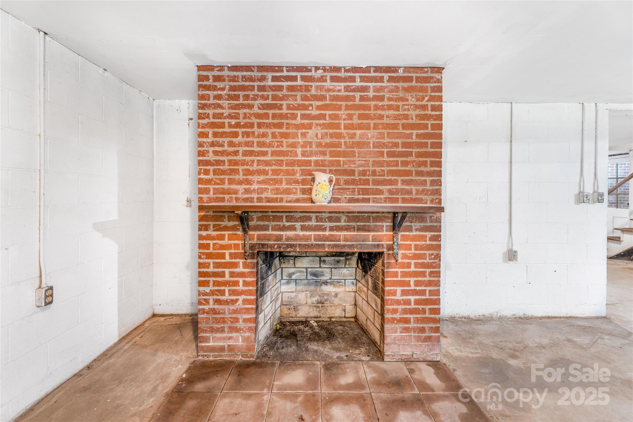 679 Solomon Jones Road Cedar Mountain, NC 28718 - Photo 42 of 47 a view of empty room with windows