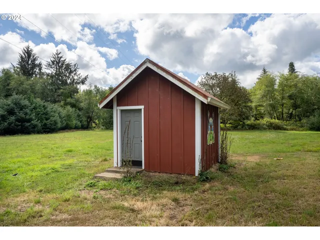 $1,980,000 | 17805 Highway 101 South, Tillamook, OR 97141
