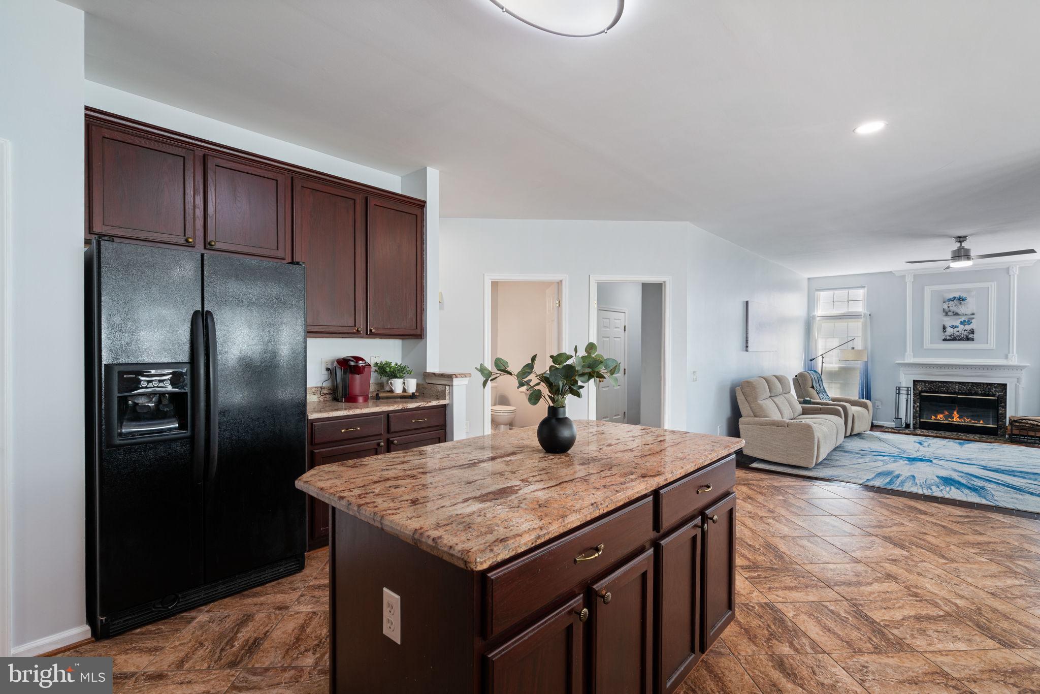 6472 Colonial Village Loop Manassas, VA 20112 - Photo 19 of 69 Island