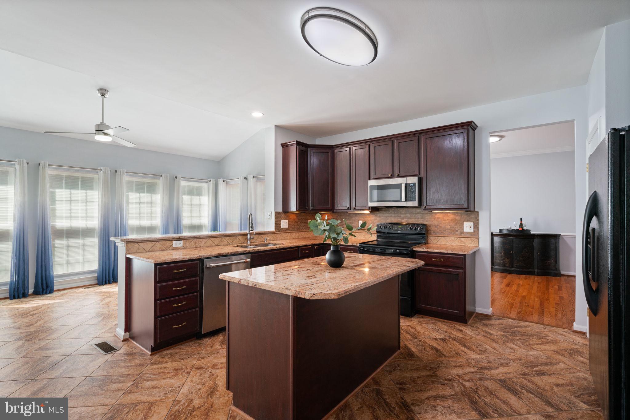 6472 Colonial Village Loop Manassas, VA 20112 - Photo 21 of 69