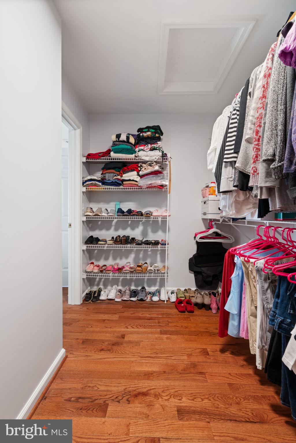 6472 Colonial Village Loop Manassas, VA 20112 - Photo 37 of 69 Large walk-in closet