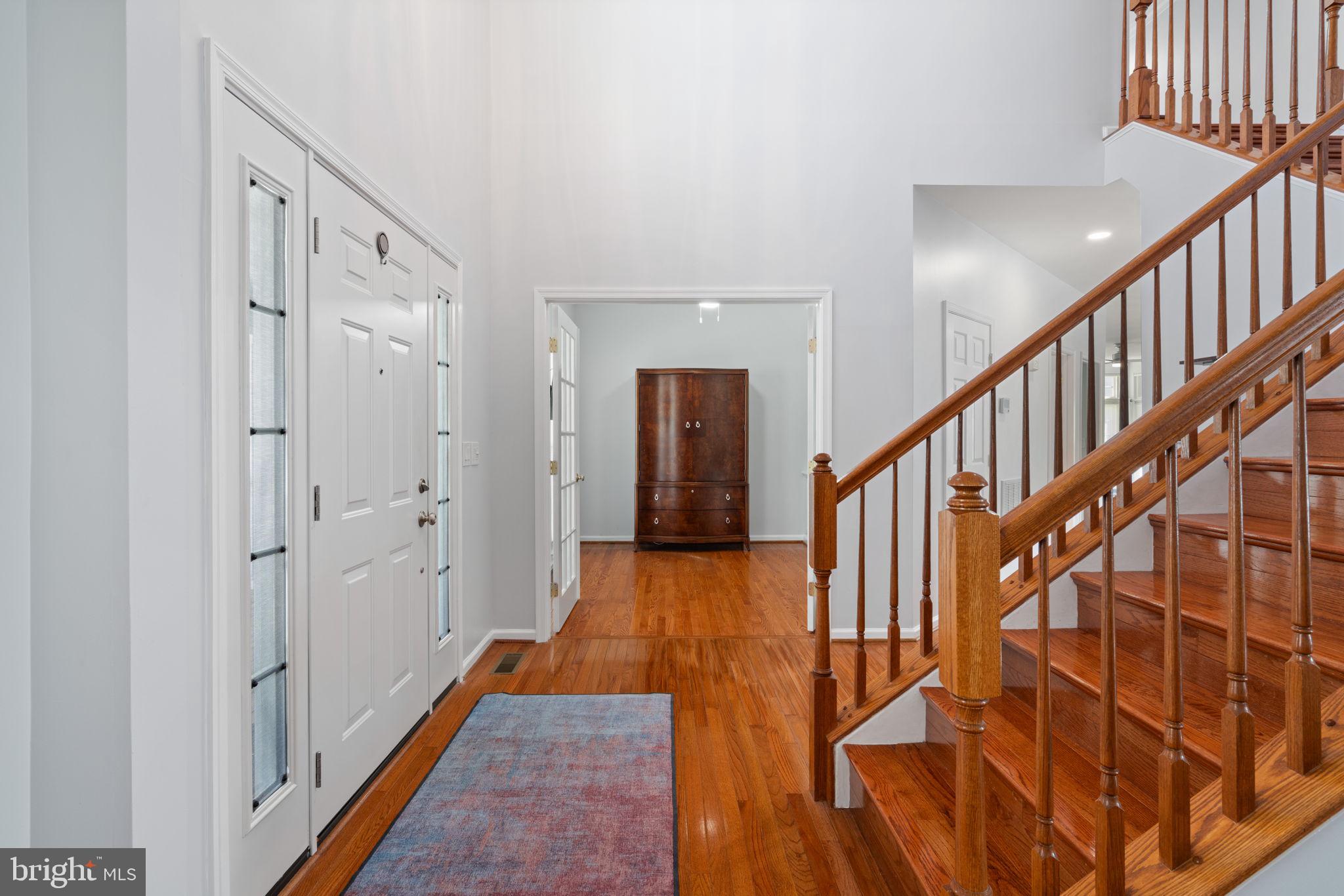 6472 Colonial Village Loop Manassas, VA 20112 - Photo 10 of 69 2 story foyer