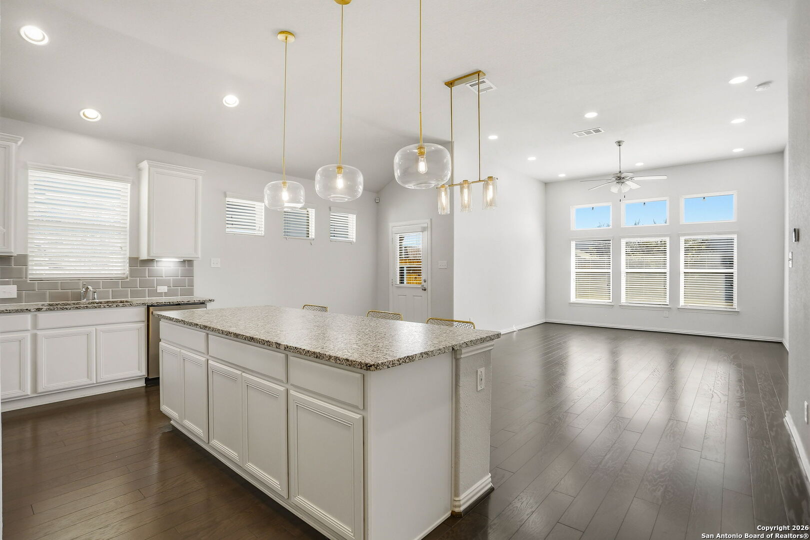 8244 Breezy Cove Selma, TX 78154 - Photo 4 of 25