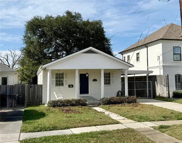 $2,300 | 508 Metairie Lawn Drive, Metairie, LA 70001
