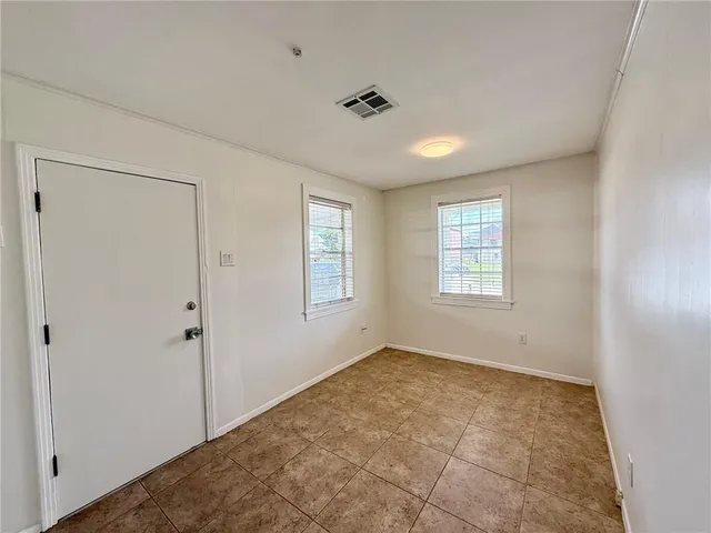 $2,300 | 508 Metairie Lawn Drive, Metairie, LA 70001