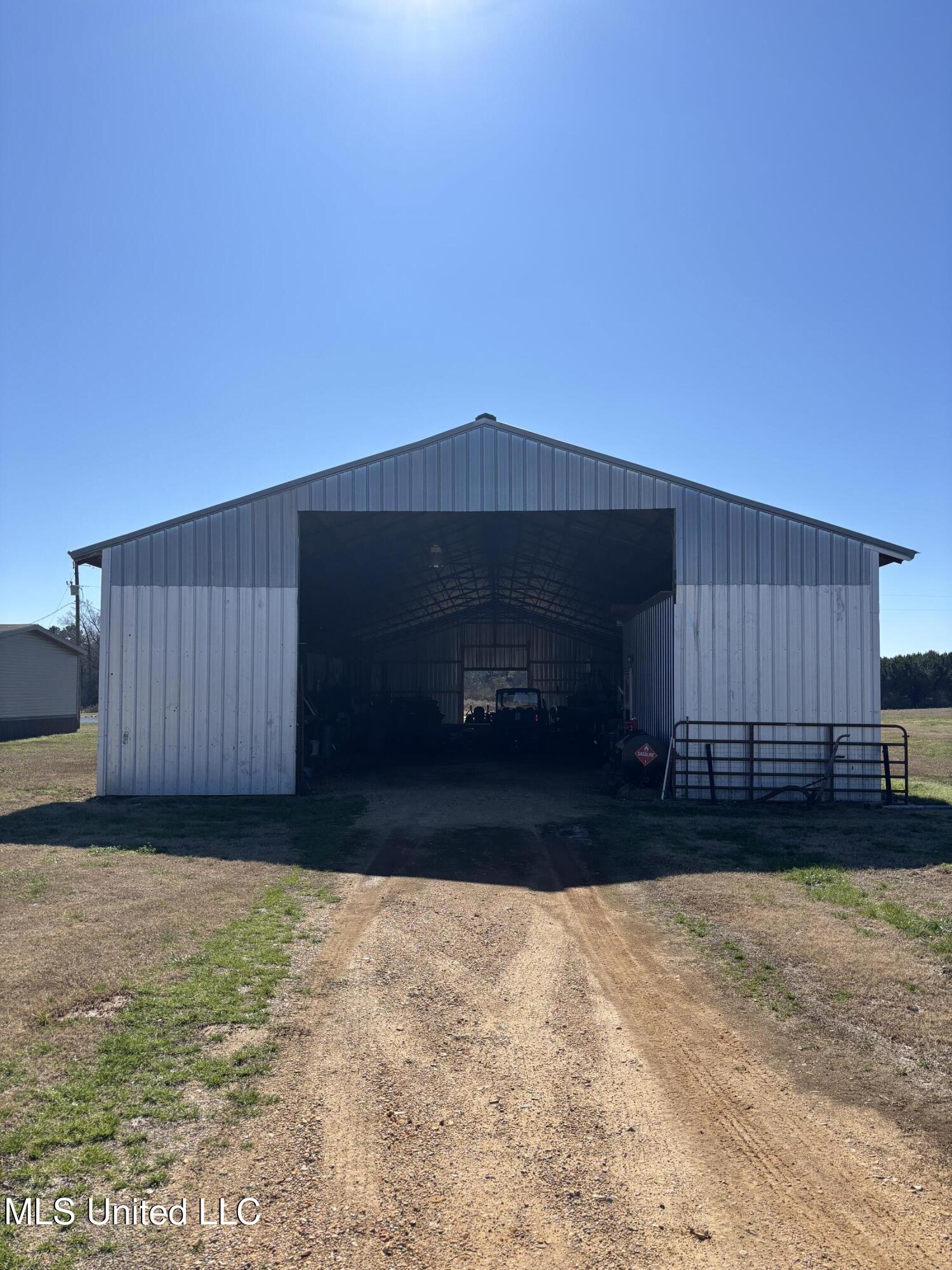 2520 Plum Trail Southwest Smithdale, MS 39664 - Photo 17 of 47 PlumbEquipBarn