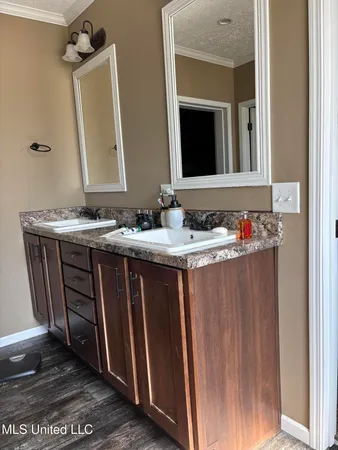 $900,000 | 2520 Plum Trail Southwest, Smithdale, MS 39664