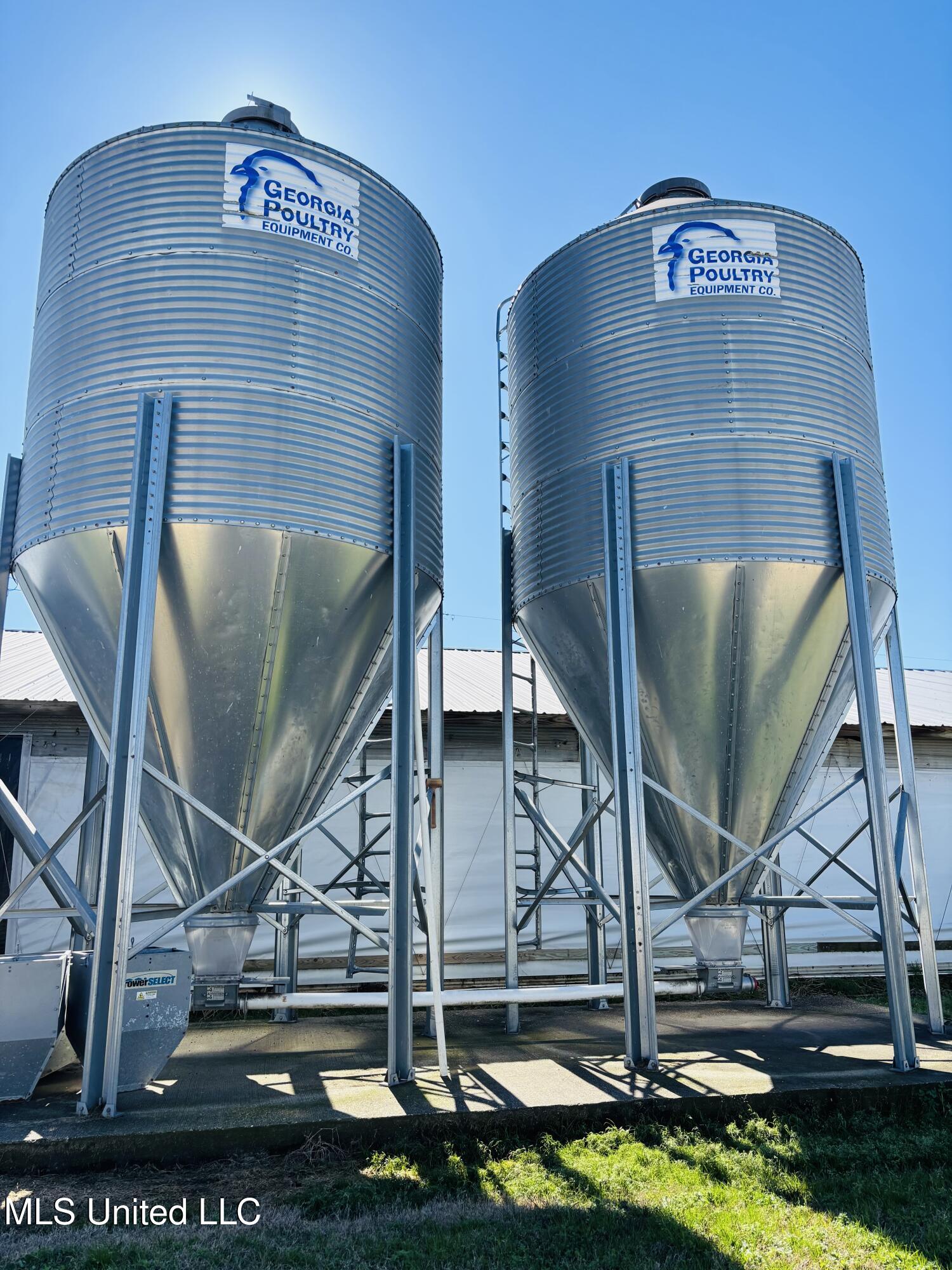 2520 Plum Trail Southwest Smithdale, MS 39664 - Photo 9 of 47 PlumbFeedBins
