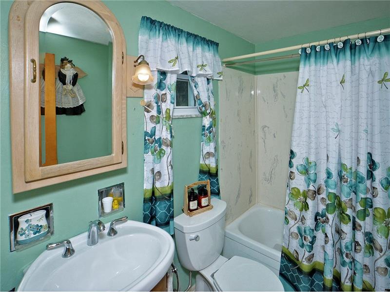 2008 McKinney Road Monroeville, PA 15146 - Photo 17 of 23