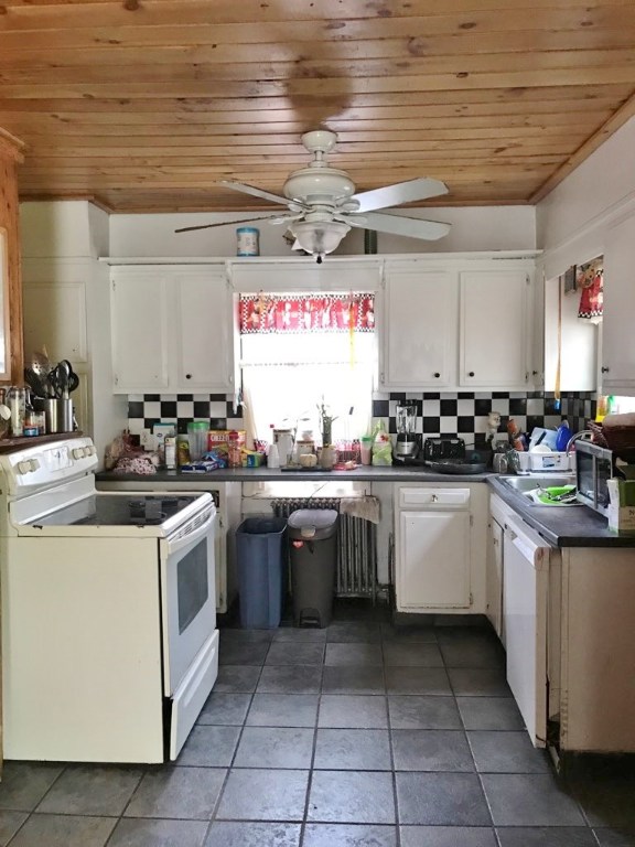 38 Fulton Street Warwick, RI 02889 - Photo 8 of 11
