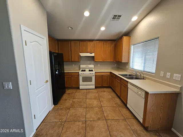 $1,695 | 43826 West Lindgren Drive, Maricopa, AZ 85138