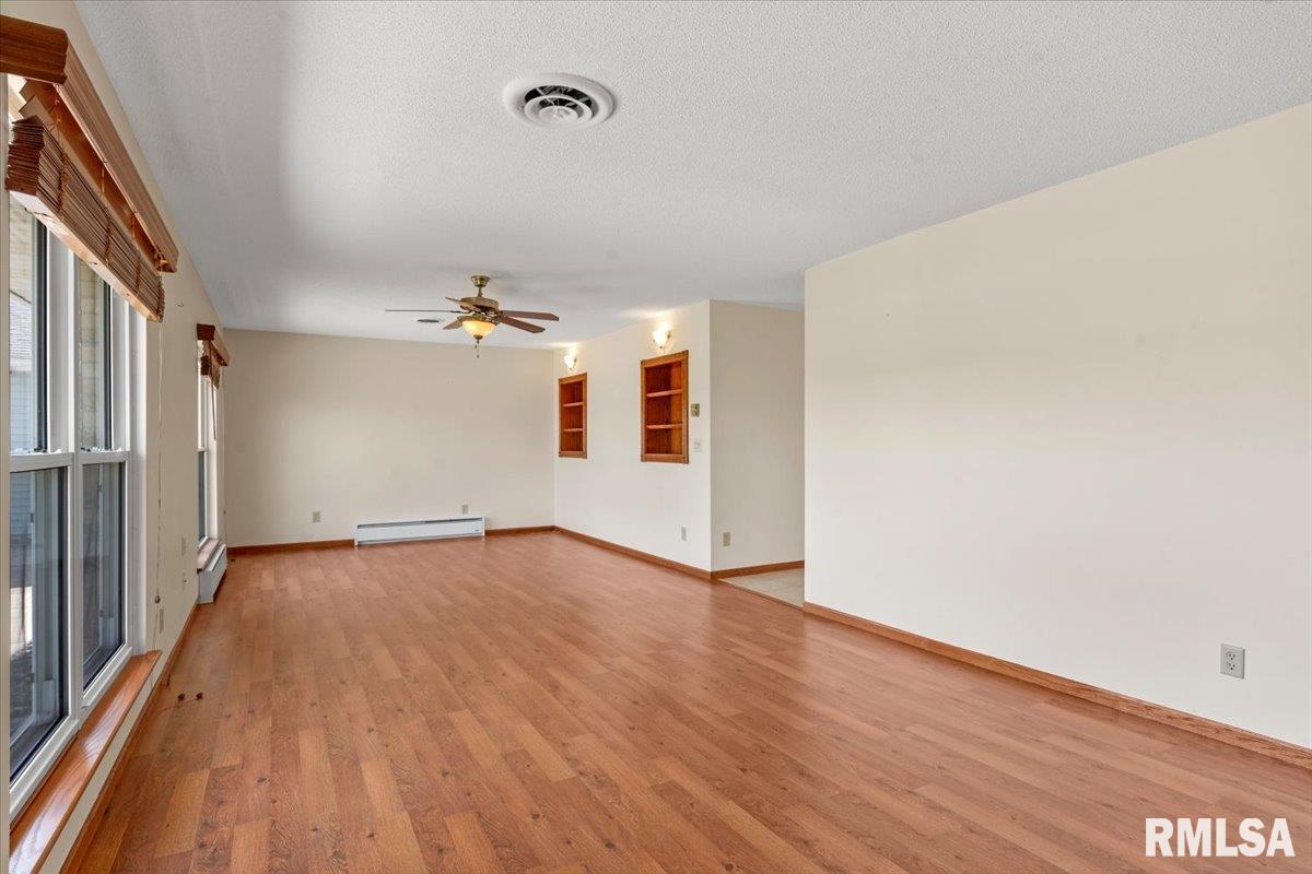 14201 3100N Road Virden, IL 62690 - Photo 7 of 55
