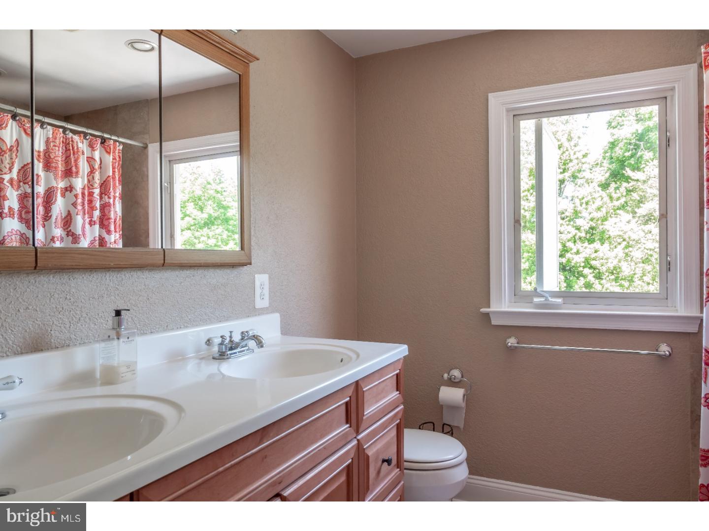 1230 Steel Road Havertown, PA 19083 - Photo 12 of 25