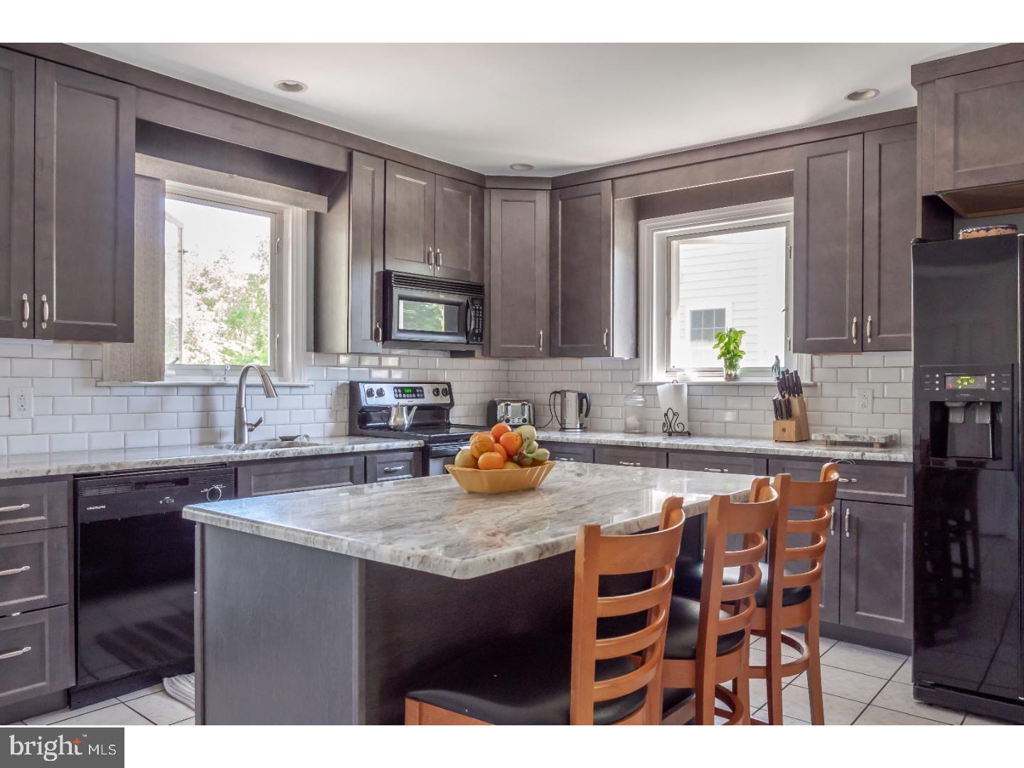 1230 Steel Road Havertown, PA 19083 - Photo 3 of 25