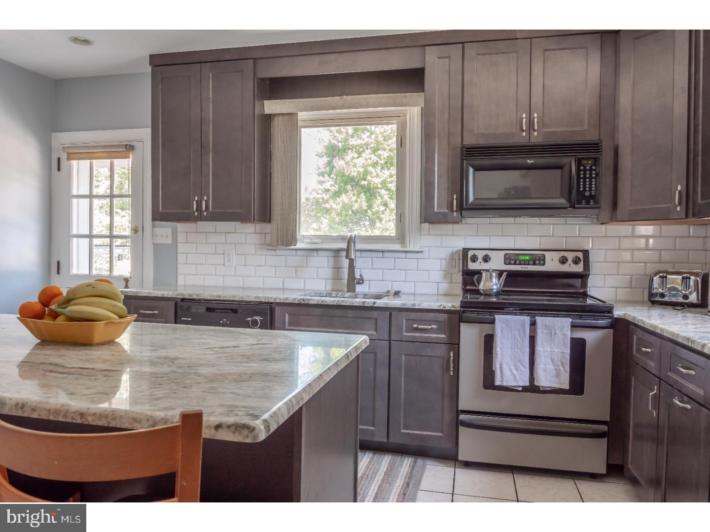 1230 Steel Road Havertown, PA 19083 - Photo 5 of 25