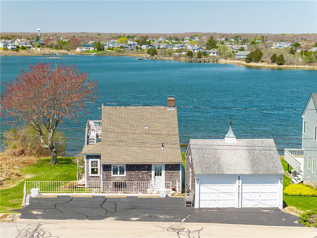 31 East Pond Road Narragansett, RI 02882 - Photo 2 of 27