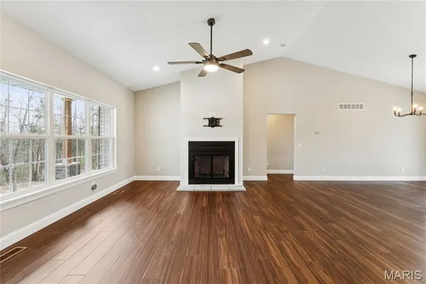 $589,900 | 619 North Ethlyn Road, Winfield, MO 63389
