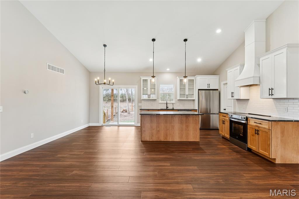 619 North Ethlyn Road Winfield, MO 63389 - Photo 17 of 40