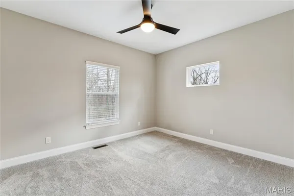$589,900 | 619 North Ethlyn Road, Winfield, MO 63389
