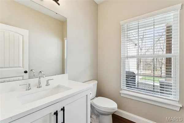 $589,900 | 619 North Ethlyn Road, Winfield, MO 63389