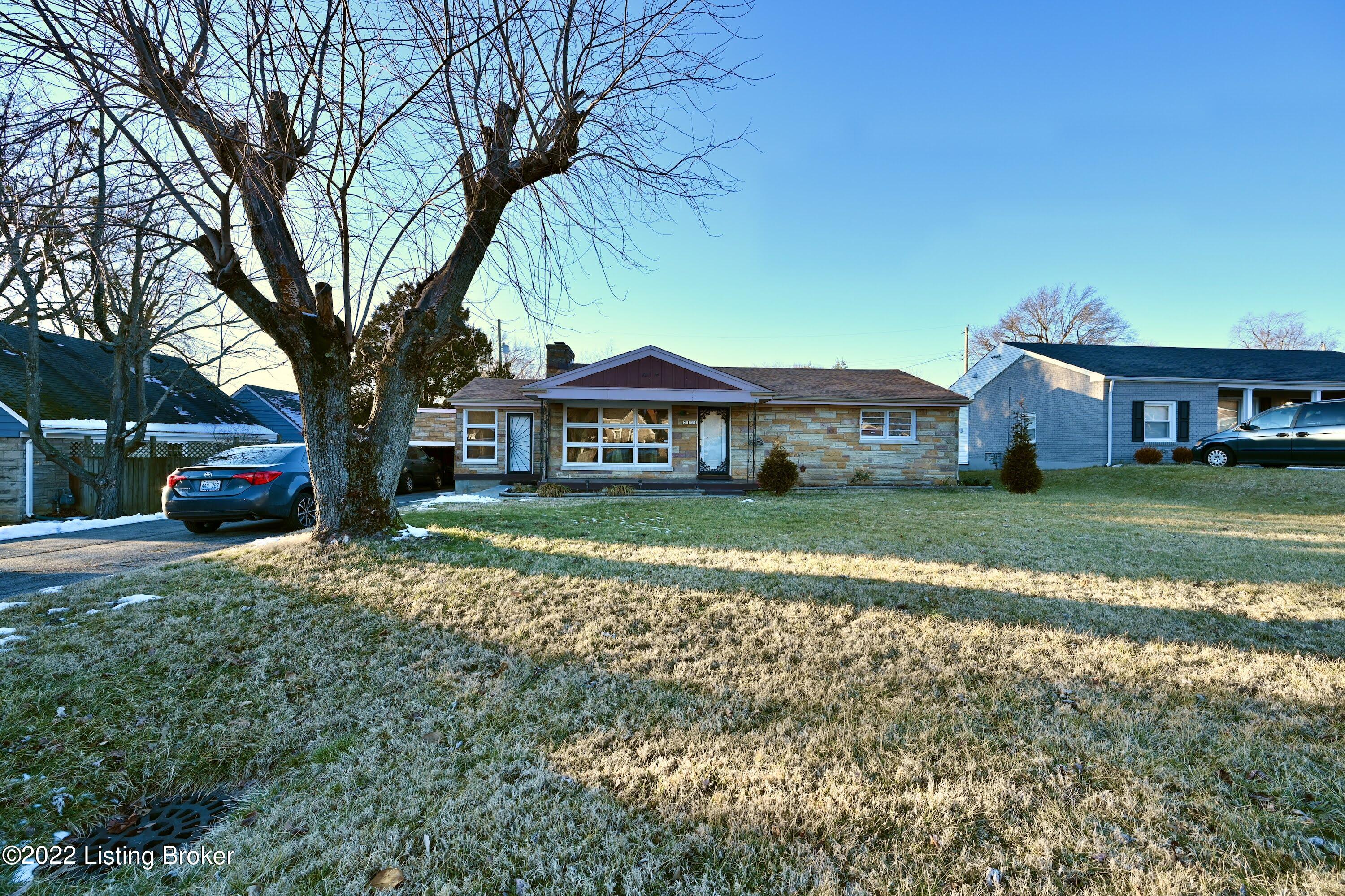 7114 Manslick Road Louisville, KY 40214 - Photo 2 of 37 DSC_0172