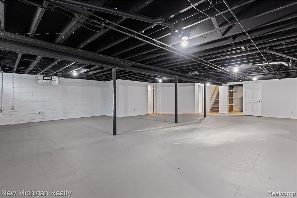 8359 Chicago Road Warren, MI 48093 - Photo 45 of 74