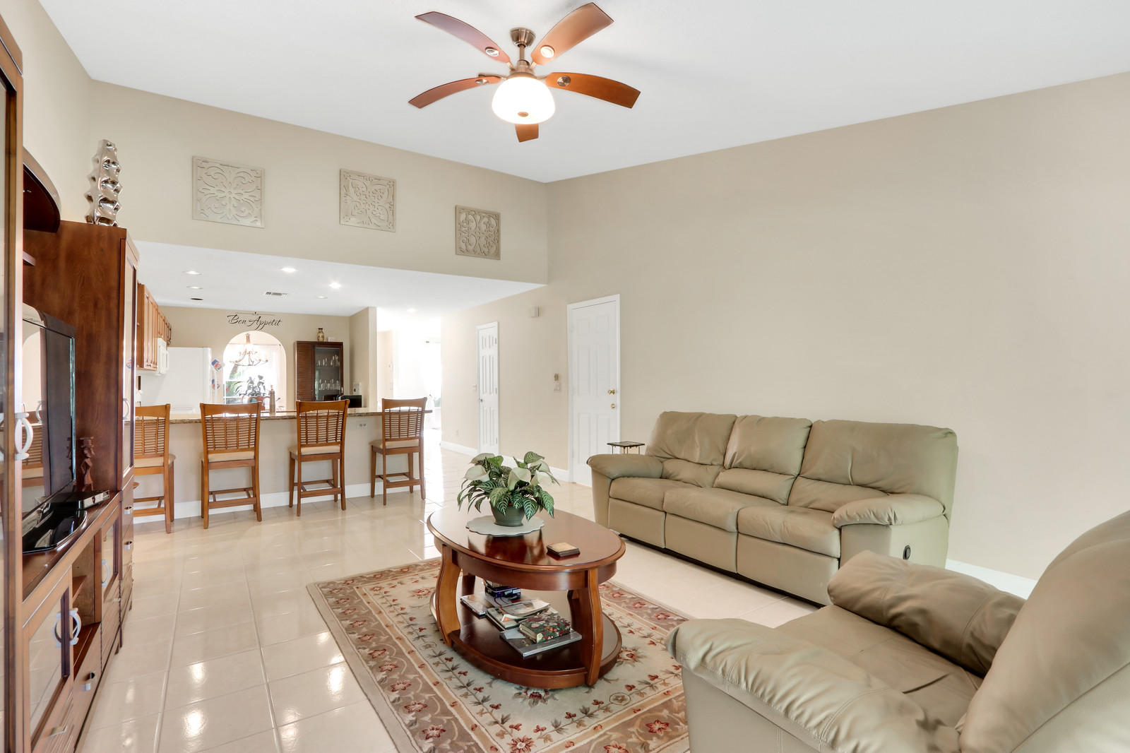20124 Back 9 Drive Boca Raton, FL 33498 - Photo 3 of 21 Family Room