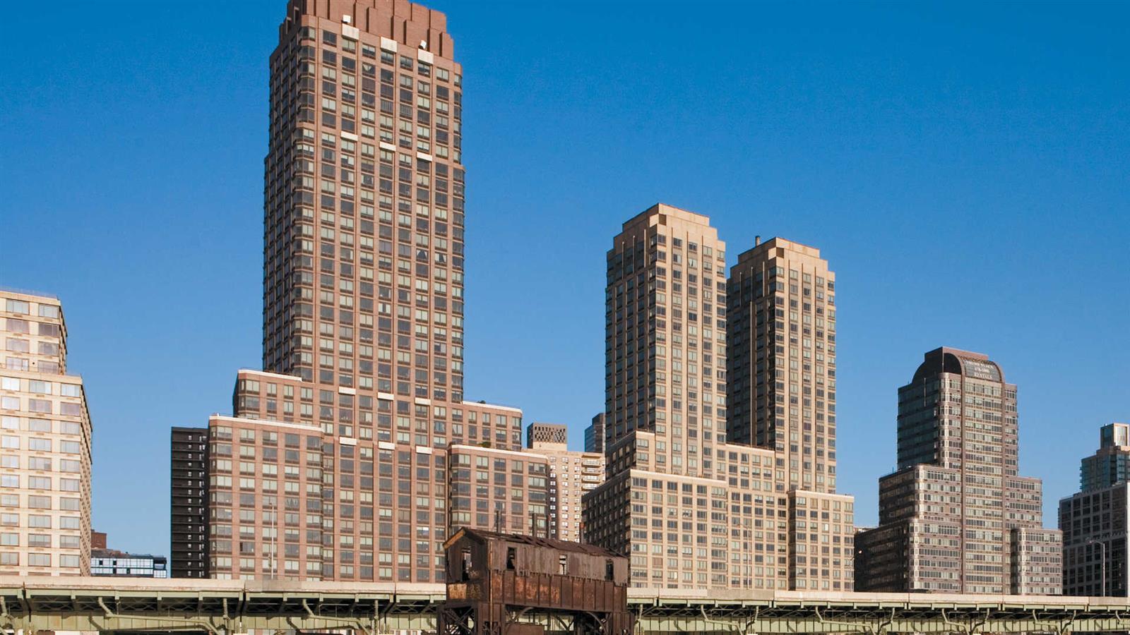 180 Riverside Boulevard, Unit 9M Manhattan, NY 10069 - Photo 4 of 10 front view of a building