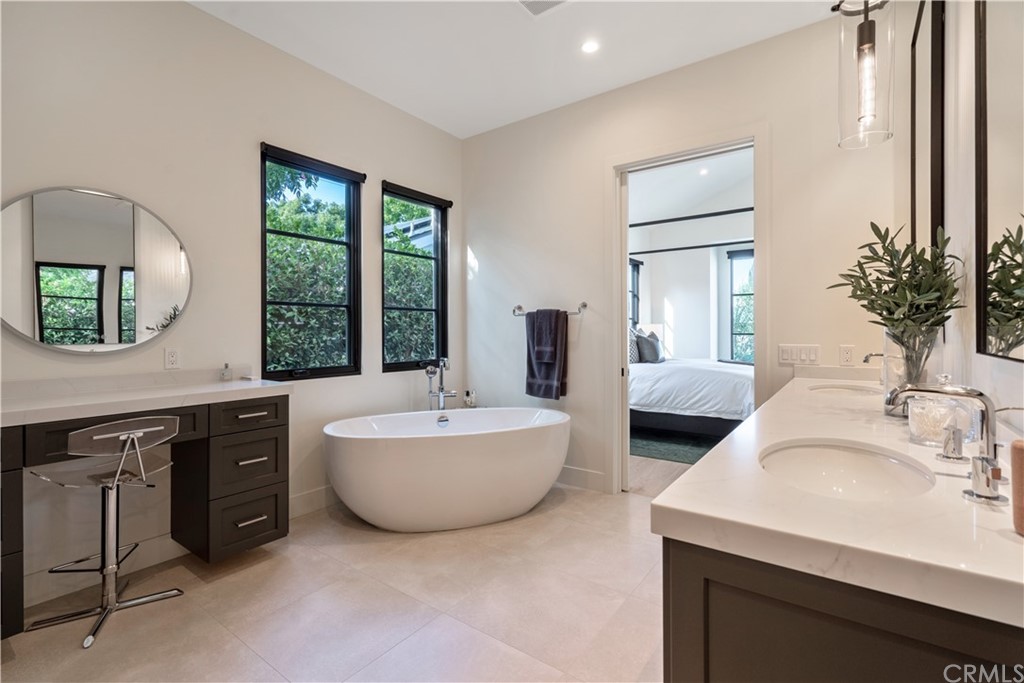 163 Broadway Costa Mesa, CA 92627 - Photo 35 of 56 Large soaking tub.