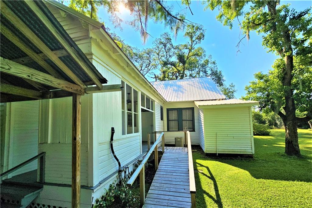 32040 2nd Street Springfield, LA 70462 - Photo 3 of 19