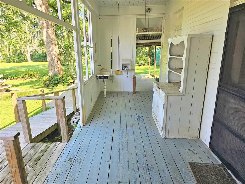 32040 2nd Street Springfield, LA 70462 - Photo 5 of 19