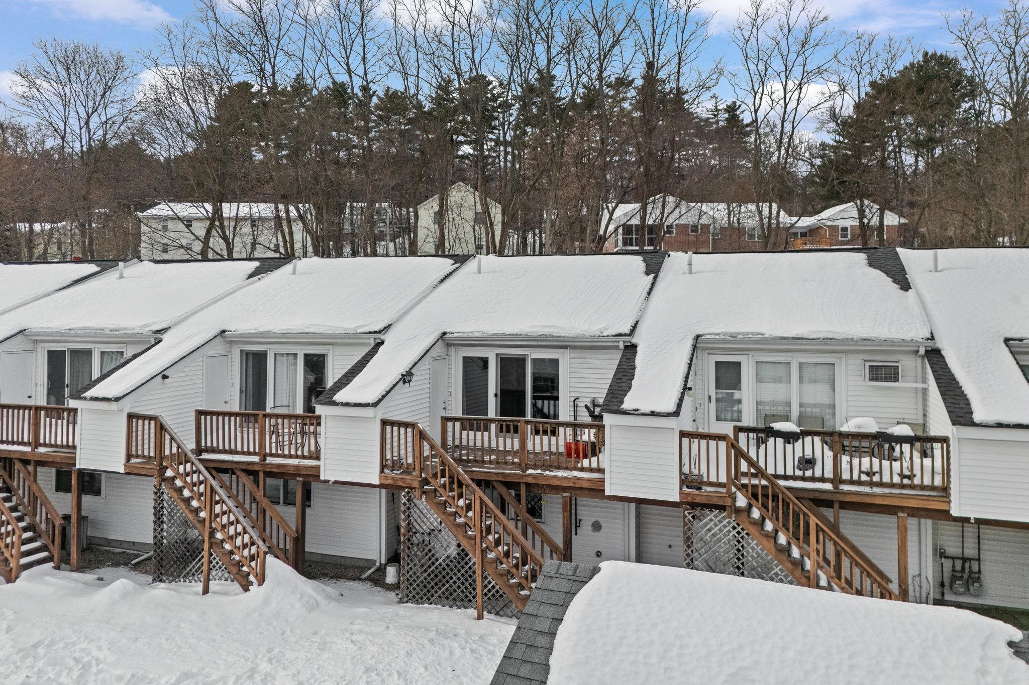 883 Mammoth Road, Unit 503 Manchester, NH 03104 - Photo 7 of 31 Gallery Image 7
