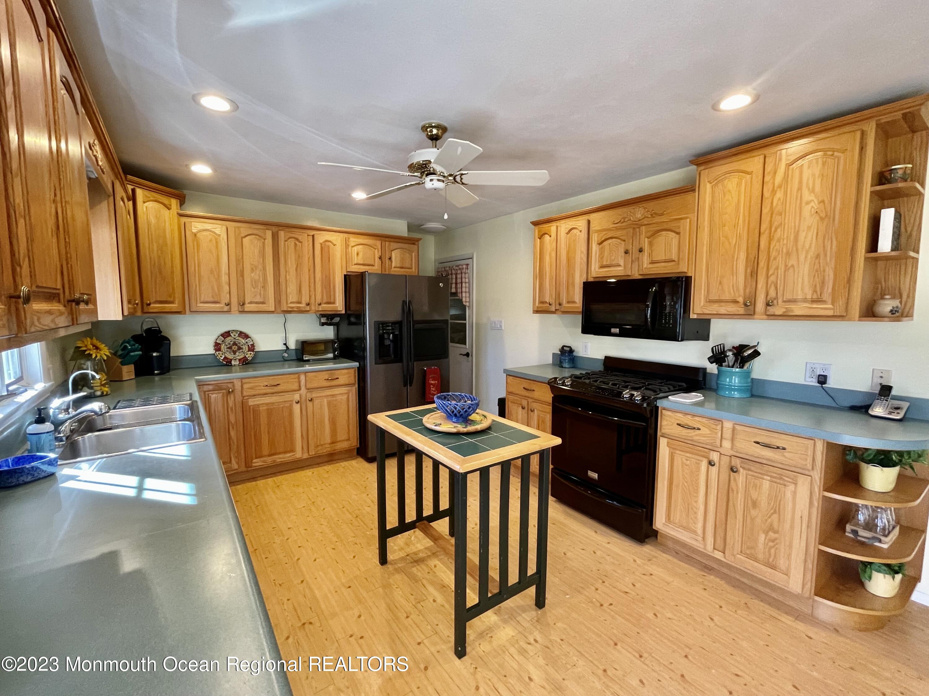 22 Saranac Road Hamilton, NJ 08619 - Photo 12 of 33 IMG_4564