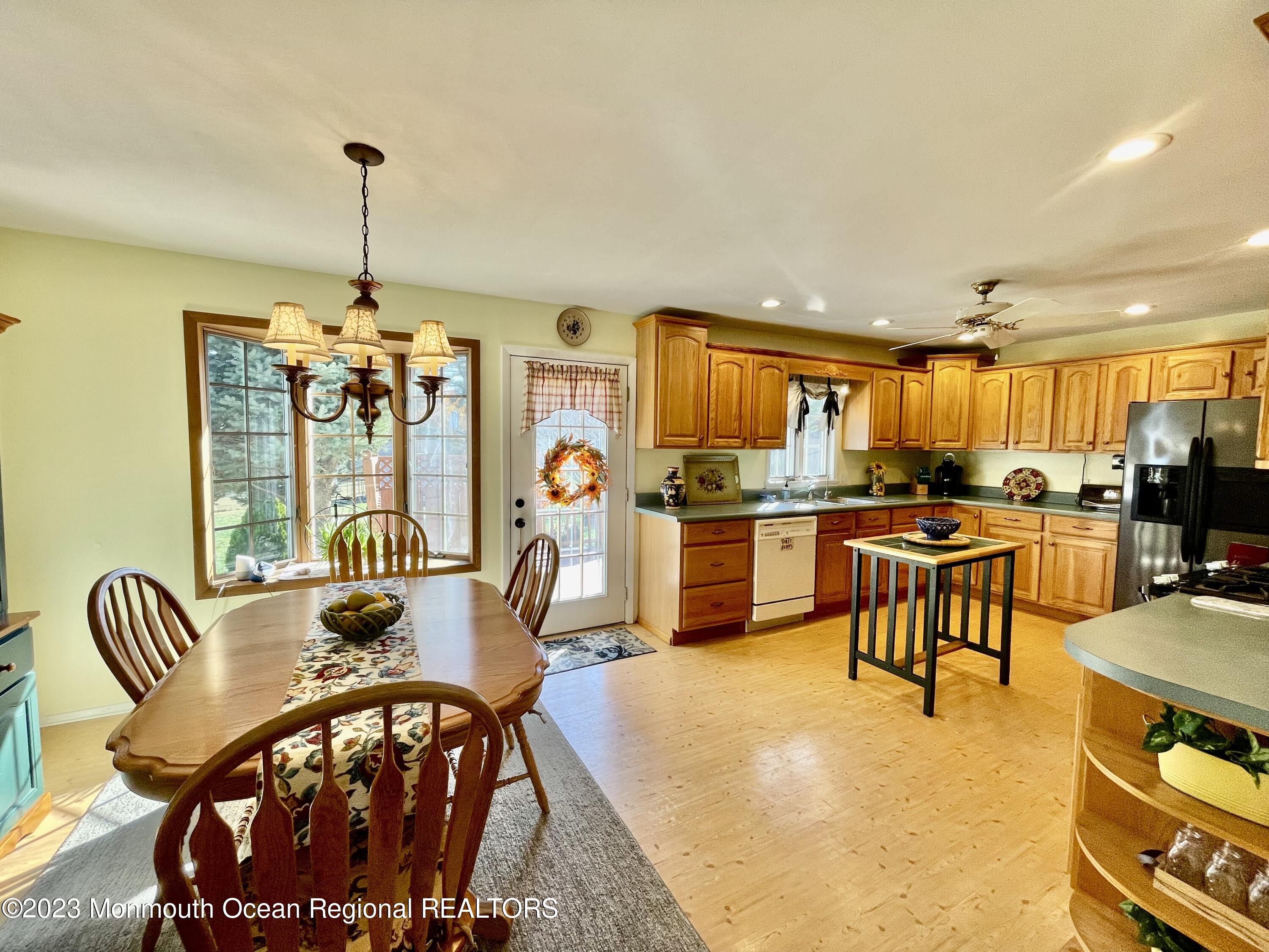 22 Saranac Road Hamilton, NJ 08619 - Photo 2 of 33 IMG_4561