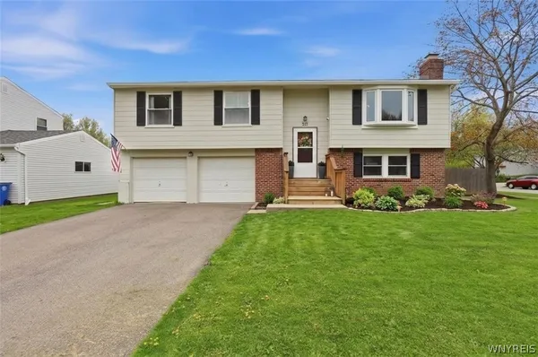 $299,900 | 341 Fawn Trail, West Seneca, NY 14224